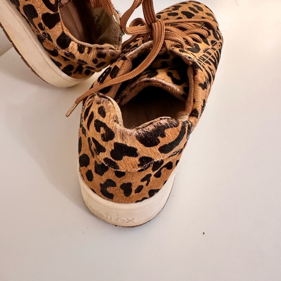 Aetrex Brown and Black Sneakers with Orthopedic Cushioned Insole - Picture 3 of 5